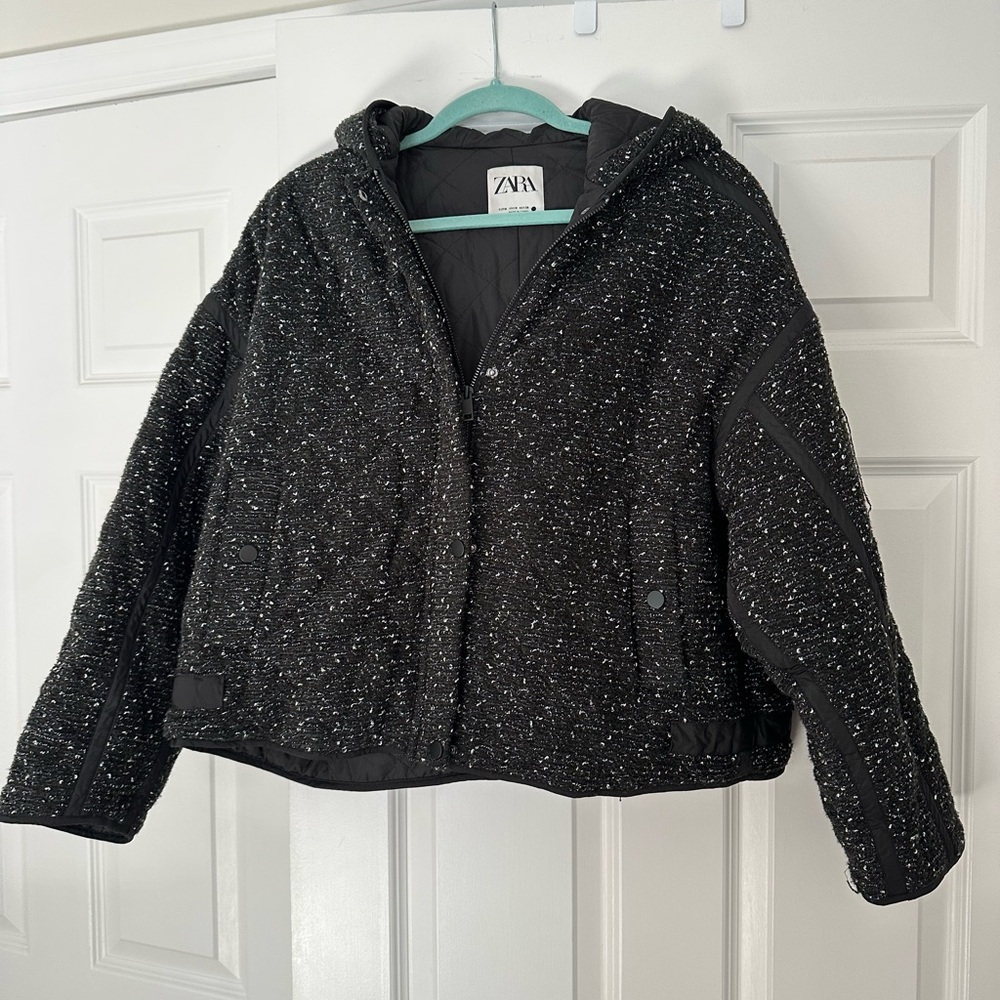 Zara Black Cropped Quilted Puffer Jacket size M